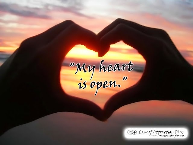 "My heart is open." (Wallpaper + Decree) Free Law of Attraction Wallpaper with Decree and Positive Affirmation