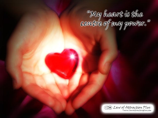 "My heart is the centre of my power." (Wallpaper + Decree) Free Law of Attraction Wallpaper with Decree and Positive Affirmation